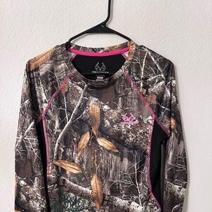 Realtree long sleeve shirt